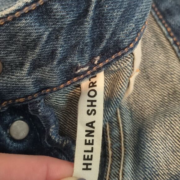 GRLFRND Helena Short Hang On Me - Picture 9 of 11